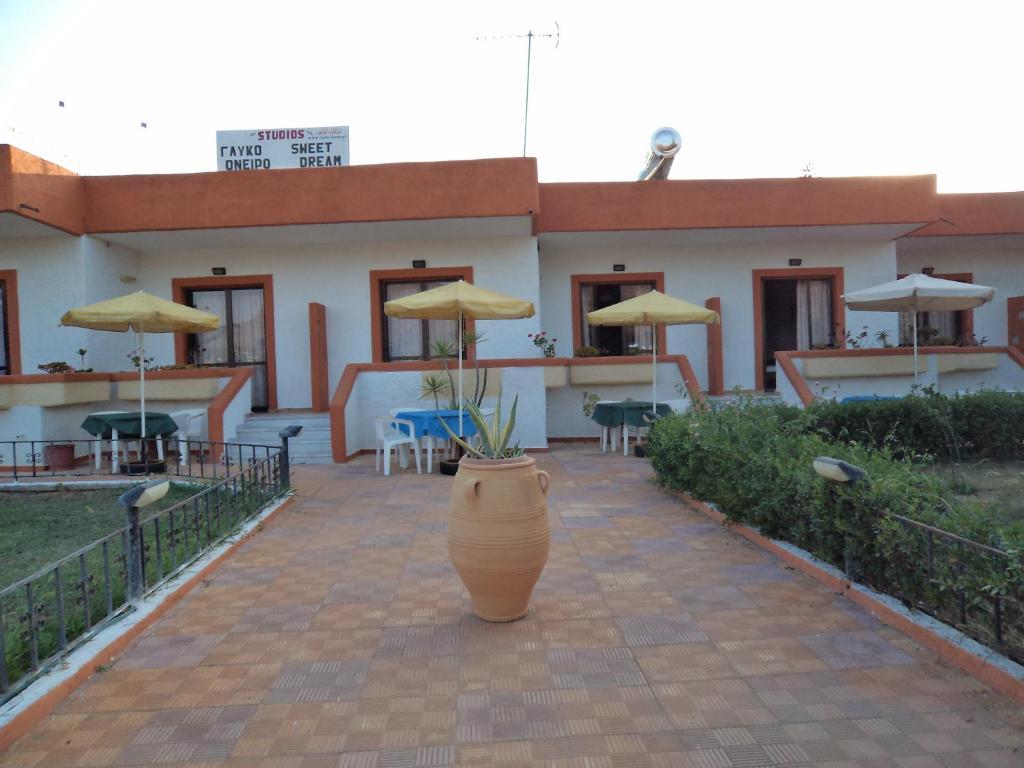 Daydream Hill Hotel Stavrós Екстериор снимка